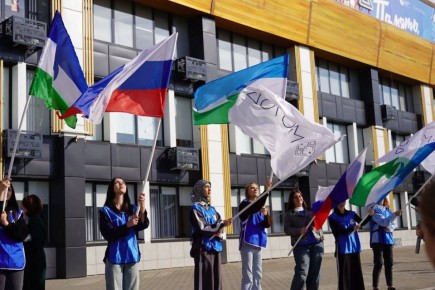 Мы едины, мы непобедимы!. Сегодня, в День народного единства, у Дома молодёжи КБР состоялся масштабный патриотический концерт «Мы едины, мы непобедимы!»