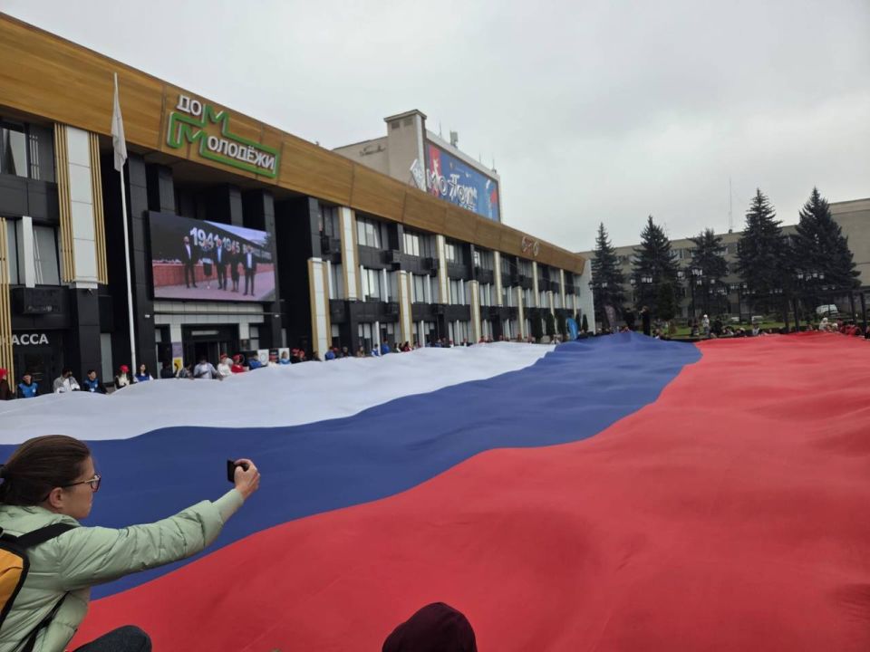 Сотрудники следственного отдела по городу Нальчику приняли участие в праздновании Дня народного единства Сотрудники следственного отдела по городу Нальчику приняли участие в праздновании Дня народного единства