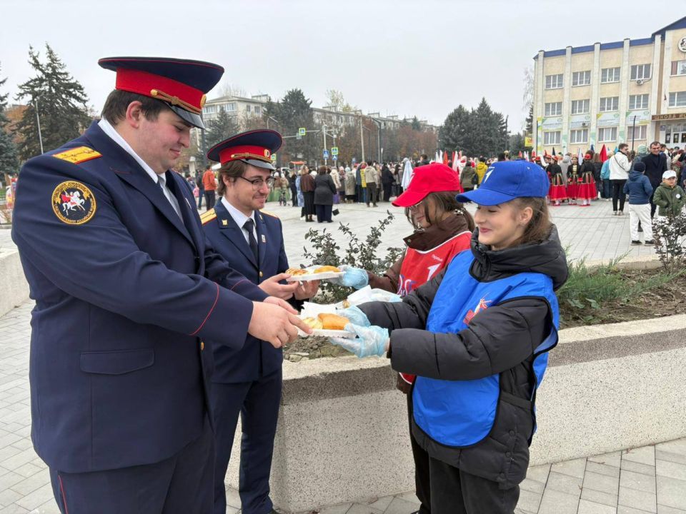 Сотрудники Майского межрайонного следственного отдела приняли участие в праздновании Дня народного единства Сотрудники Майского межрайонного следственного отдела приняли участие в праздновании Дня народного единства