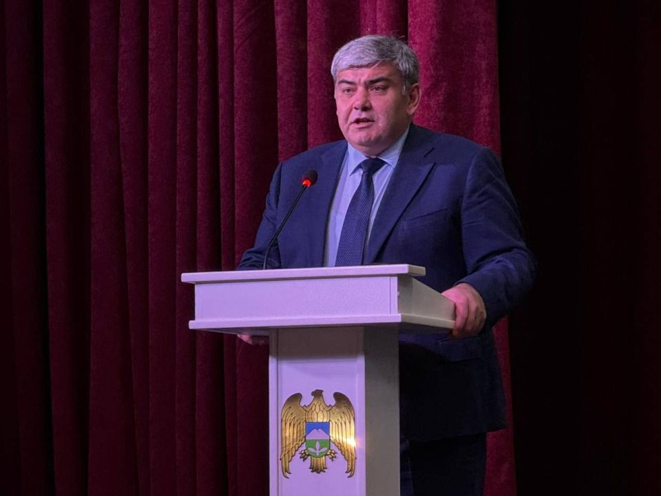 Владимир Мединский, Юрий Чайка, Казбек Коков и Юрий Альтудов поприветствовали участников форума Владимир Мединский, Юрий Чайка, Казбек Коков и Юрий Альтудов поприветствовали участников форума