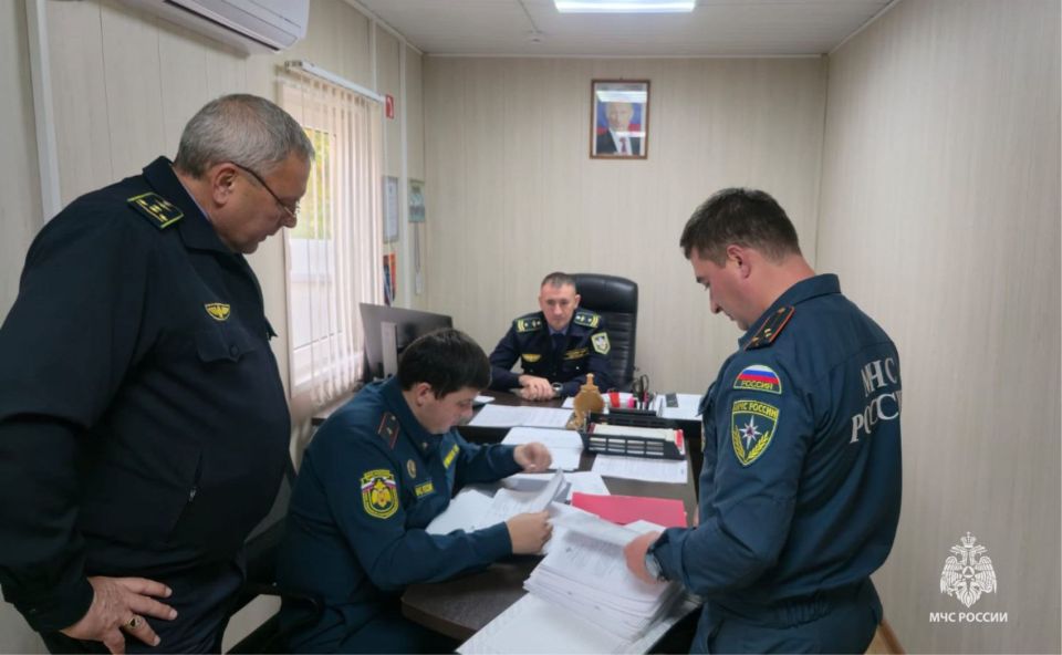 Сотрудники МЧС Кабардино-Балкарии осуществили проверку пожарного поезда ведомственной охраны железнодорожного транспорта на станции «Прохладная» Сотрудники МЧС Кабардино-Балкарии осуществили проверку пожарного поезда ведомственной охраны железнодорожного транспорта на станции «Прохладная»