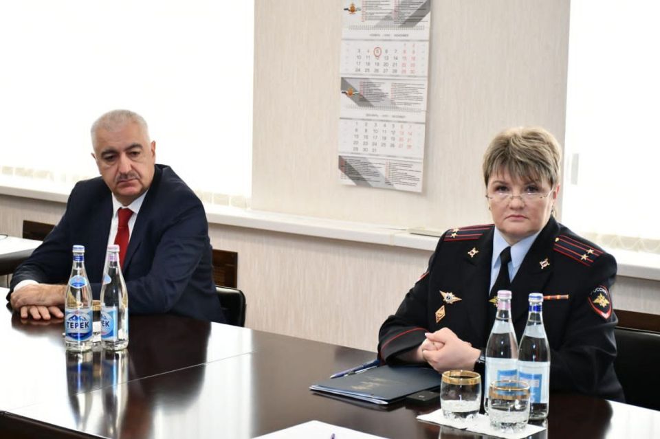 Начальник ГУ МВД России по СКФО Сергей Бачурин провёл в МВД по Кабардино-Балкарской Республике личный приём граждан Начальник ГУ МВД России по СКФО Сергей Бачурин провёл в МВД по Кабардино-Балкарской Республике личный приём граждан