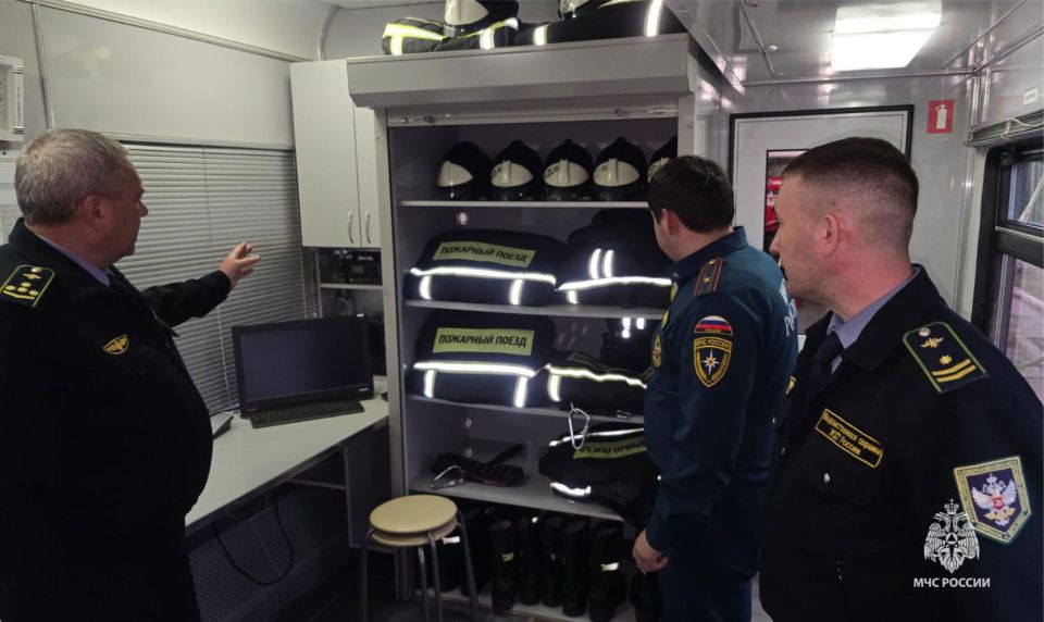 Сотрудники МЧС Кабардино-Балкарии осуществили проверку пожарного поезда ведомственной охраны железнодорожного транспорта на станции «Прохладная» Сотрудники МЧС Кабардино-Балкарии осуществили проверку пожарного поезда ведомственной охраны железнодорожного транспорта на станции «Прохладная»