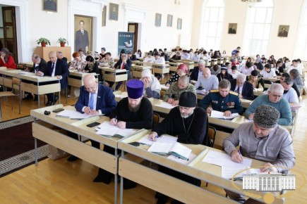 В Государственной национальной библиотеке КБР им. Т. К. Мальбахова прошла Всероссийская просветительская акция "Большой этнографический диктант", приуроченная к Дню народного единства