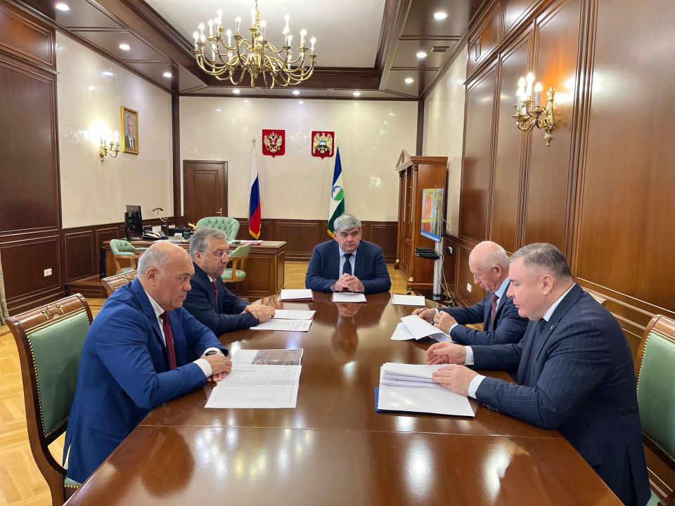 Развитие Нальчикского ипподрома — одного из ведущих центров всероссийских и международных конноспортивных соревнований — стало главной темой совещания под руководством Главы КБР Казбека Кокова