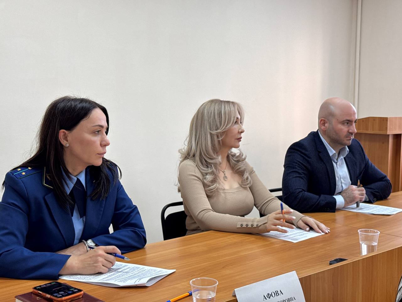 В мэрии Нальчика состоялось очередное заседание Муниципальной комиссии по делам несовершеннолетних и защите их прав В мэрии Нальчика состоялось очередное заседание Муниципальной комиссии по делам несовершеннолетних и защите их прав