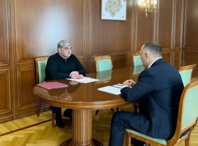 Глава КБР Казбек Коков провел рабочую встречу с руководителем Управления Федеральной службы государственной регистрации, кадастра и картографии по КБР Бесланом Соблировым