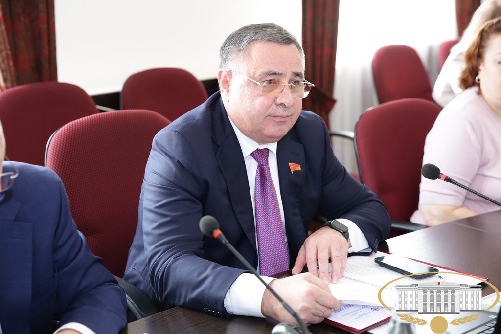 В ходе очередного заседания президиума законодательного органа республики под председательством руководителя Парламента КБР Татьяны Егоровой обсуждено около двух десятков вопросов В ходе очередного заседания президиума законодательного органа республики под председательством руководителя Парламента КБР Татьяны Егоровой обсуждено около двух десятков вопросов