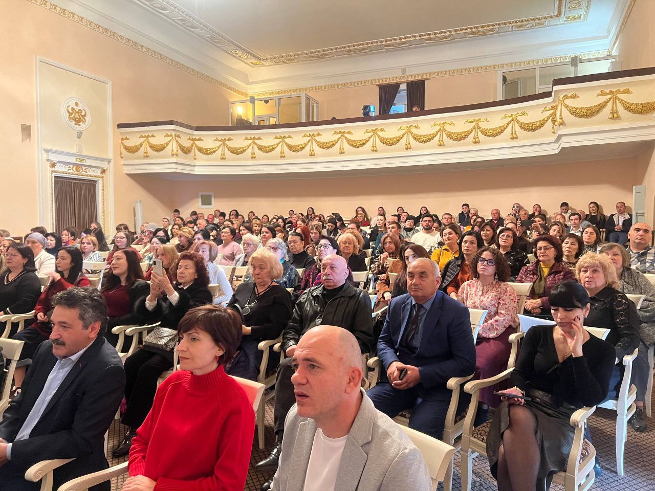 Республиканский форум «Культура против террора» проходит в Кабардинском государственном драматическом театре имени Али Шогенцукова Республиканский форум «Культура против террора» проходит в Кабардинском государственном драматическом театре имени Али Шогенцукова