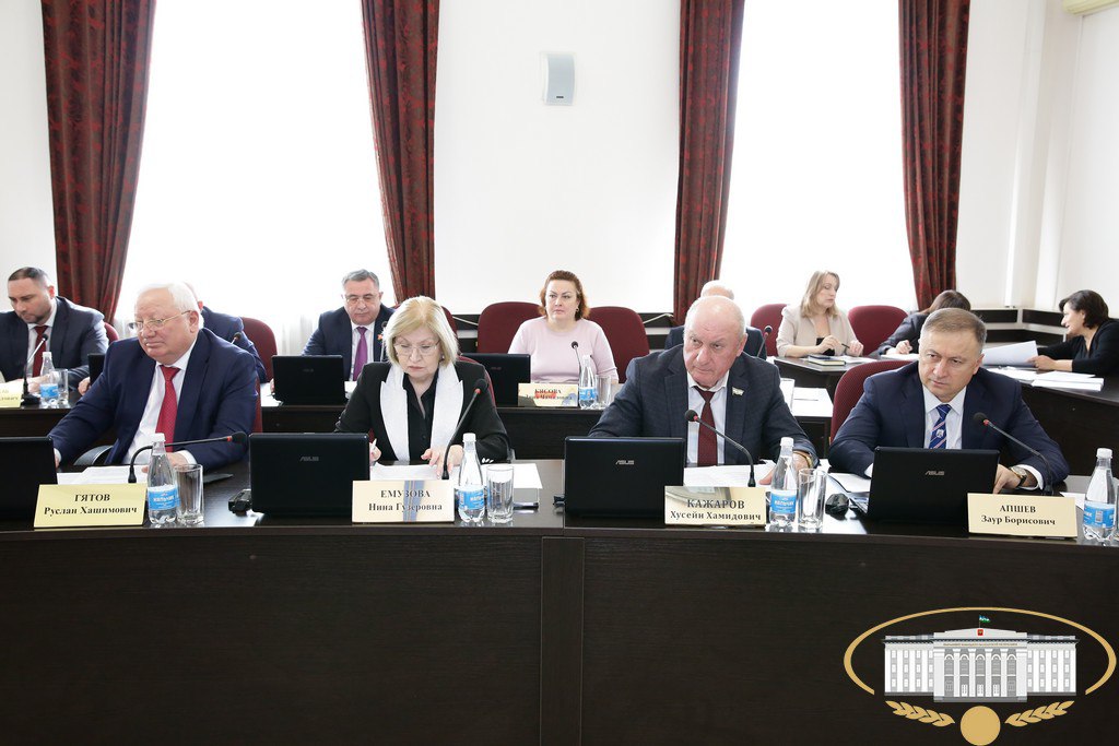 В ходе очередного заседания президиума законодательного органа республики под председательством руководителя Парламента КБР Татьяны Егоровой обсуждено около двух десятков вопросов В ходе очередного заседания президиума законодательного органа республики под председательством руководителя Парламента КБР Татьяны Егоровой обсуждено около двух десятков вопросов