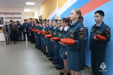 Сегодня в Майском на базе средней школы №3 прошла торжественная церемония открытия профильного класса МЧС