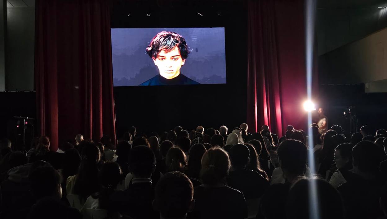 Трагедия, которую нельзя забыть: спектакль «Один шаг» Трагедия, которую нельзя забыть: спектакль «Один шаг»