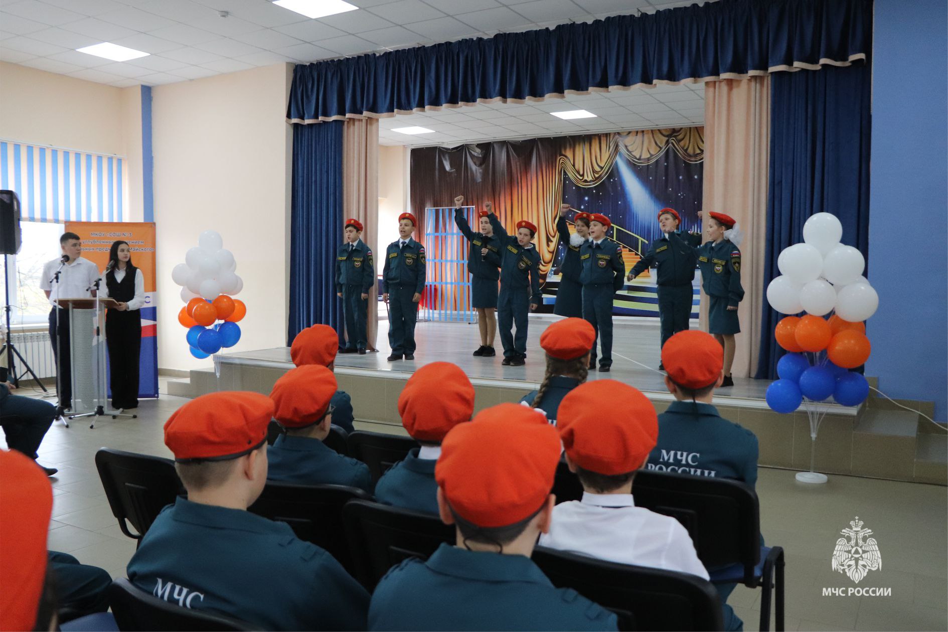 Сегодня в Майском на базе средней школы №3 прошла торжественная церемония открытия профильного класса МЧС Сегодня в Майском на базе средней школы №3 прошла торжественная церемония открытия профильного класса МЧС
