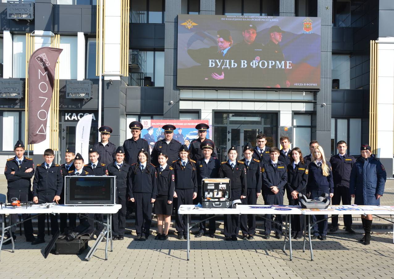 Коммунисты Нальчика отметили годовщину Октябрьской революции Коммунисты Нальчика отметили годовщину Октябрьской революции