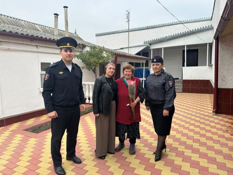 Полицейские Кабардино-Балкарии посетили семьи погибших товарищей Полицейские Кабардино-Балкарии посетили семьи погибших товарищей