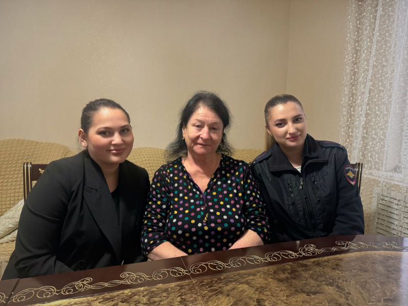 Полицейские Кабардино-Балкарии посетили семьи погибших товарищей Полицейские Кабардино-Балкарии посетили семьи погибших товарищей