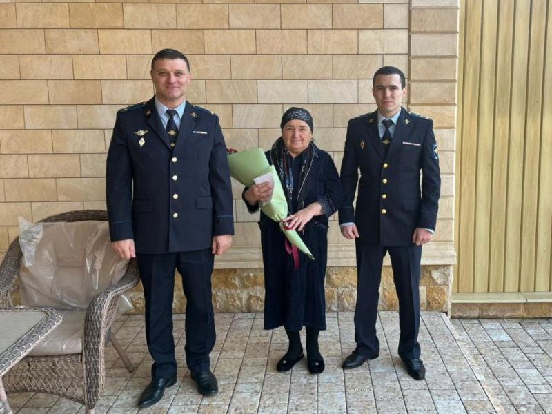 Полицейские Кабардино-Балкарии посетили семьи погибших товарищей Полицейские Кабардино-Балкарии посетили семьи погибших товарищей