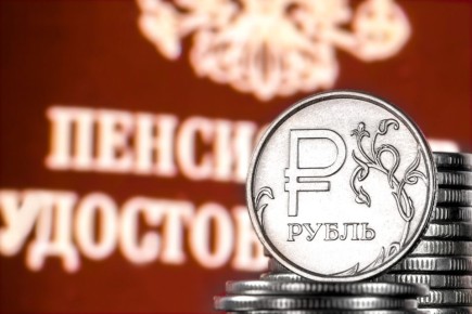 Пенсионер из Волгоградской области не смог добиться перерасчета стажа за уход за дедом в суде