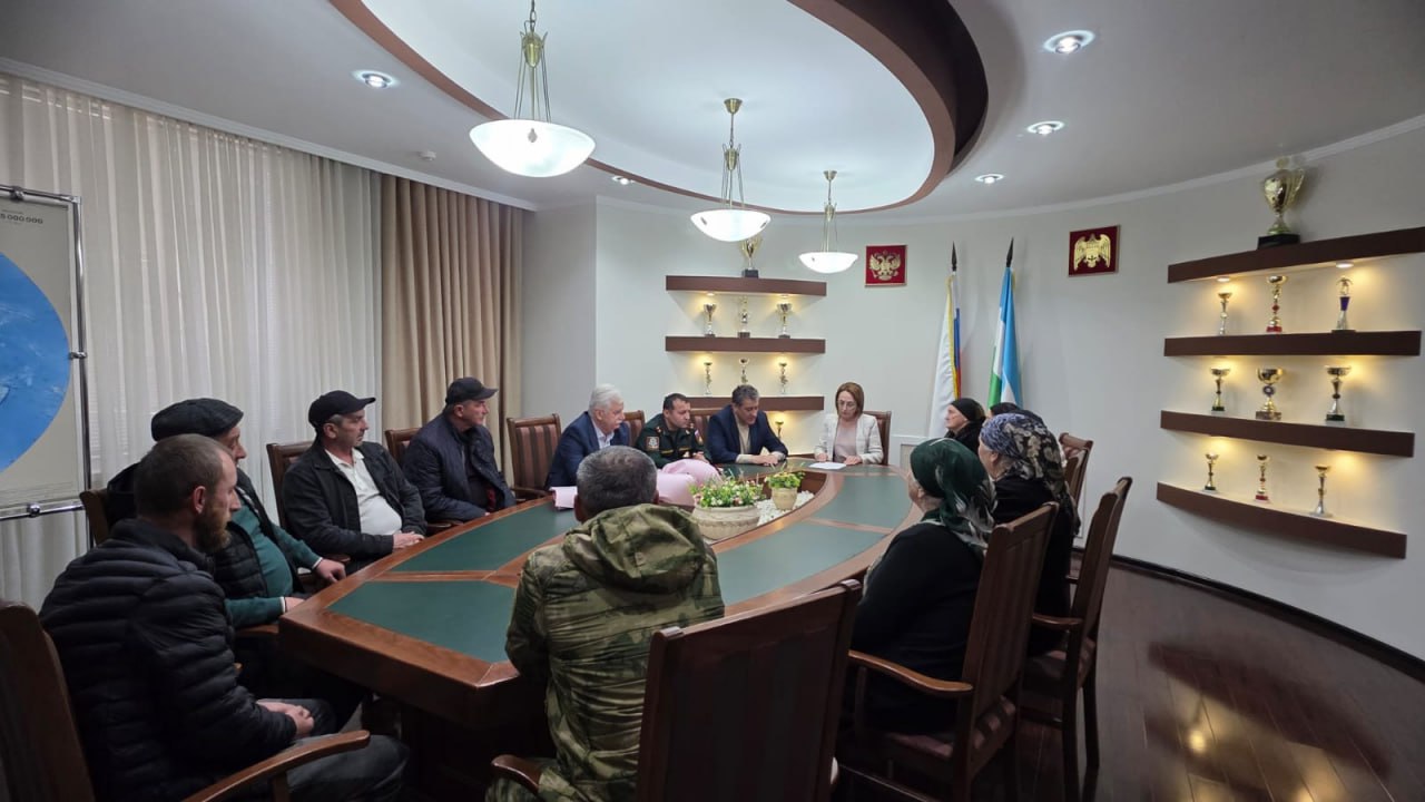 Награды – героям. В Баксанском районе состоялась церемония вручения государственных наград семьям военнослужащих, проявивших мужество и самоотверженность при исполнении воинского долга в ходе специальной военной операции