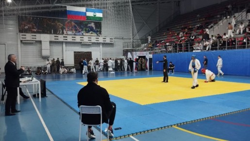 В Универсальном спорткомплексе проходит турнир по армейскому рукопашному бою, посвященный 20-летию трагических событий в Нальчике