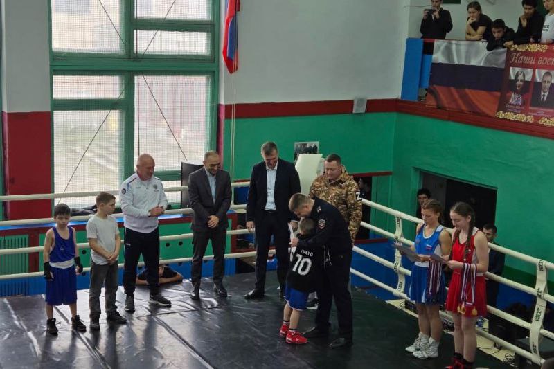 В Майском районе состоялся турнир по боксу, посвященный Дню сотрудника органов внутренних дел Российской Федерации В Майском районе состоялся турнир по боксу, посвященный Дню сотрудника органов внутренних дел Российской Федерации