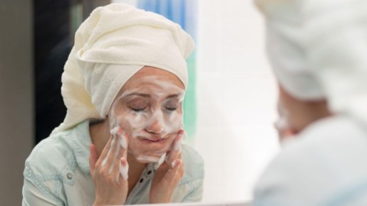 Никогда не совершайте эту ошибку при умывании: замучаетесь лечить прыщи