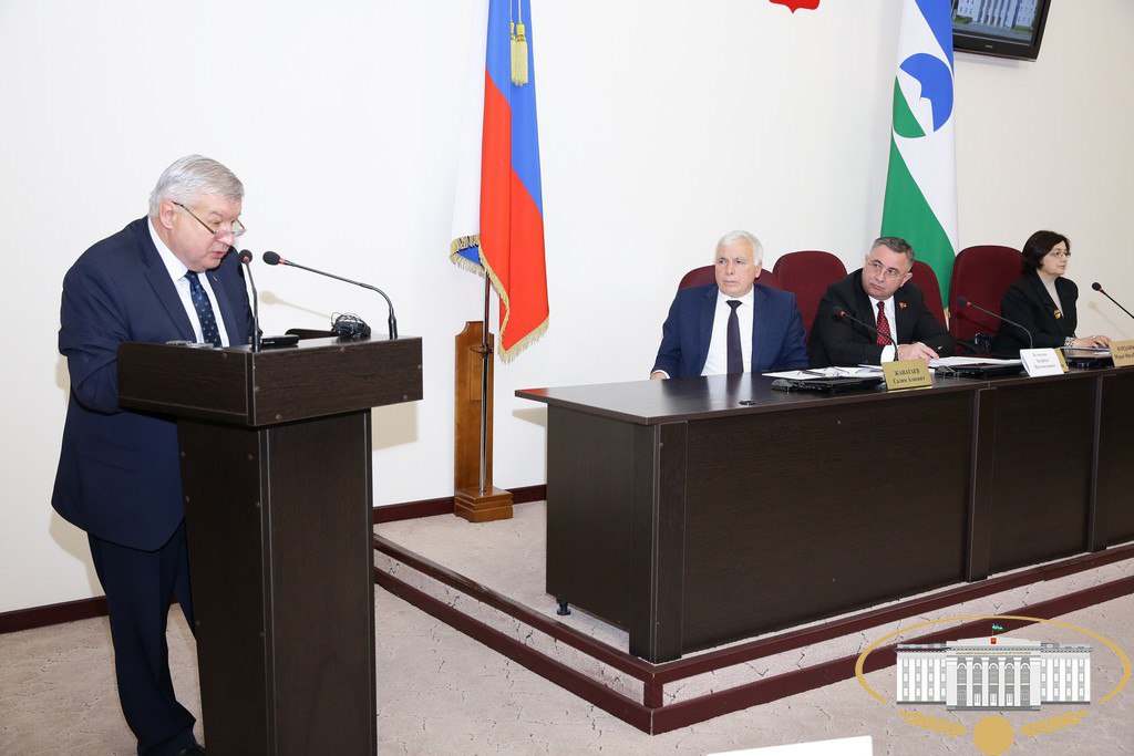 О ходе выполнения мероприятий по расселению граждан из аварийного жилищного фонда на территории Кабардино-Балкарии говорили на расширенном заседании Комитета Парламента КБР по строительству, жилищно-коммунальному хозяйству и... О ходе выполнения мероприятий по расселению граждан из аварийного жилищного фонда на территории Кабардино-Балкарии говорили на расширенном заседании Комитета Парламента КБР по строительству, жилищно-коммунальному хозяйству и...