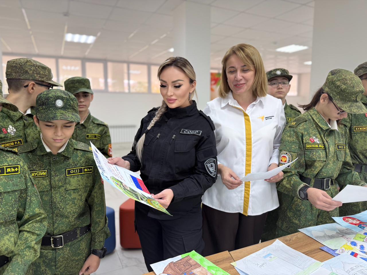 Сила в единстве. В школе № 6 г. Нарткалы состоялась Всероссийская культурно-просветительская акция «Я – россиянин», в которой приняли участие офицер Управления Росгвардии по Кабардино-Балкарской Республике майор полиции...