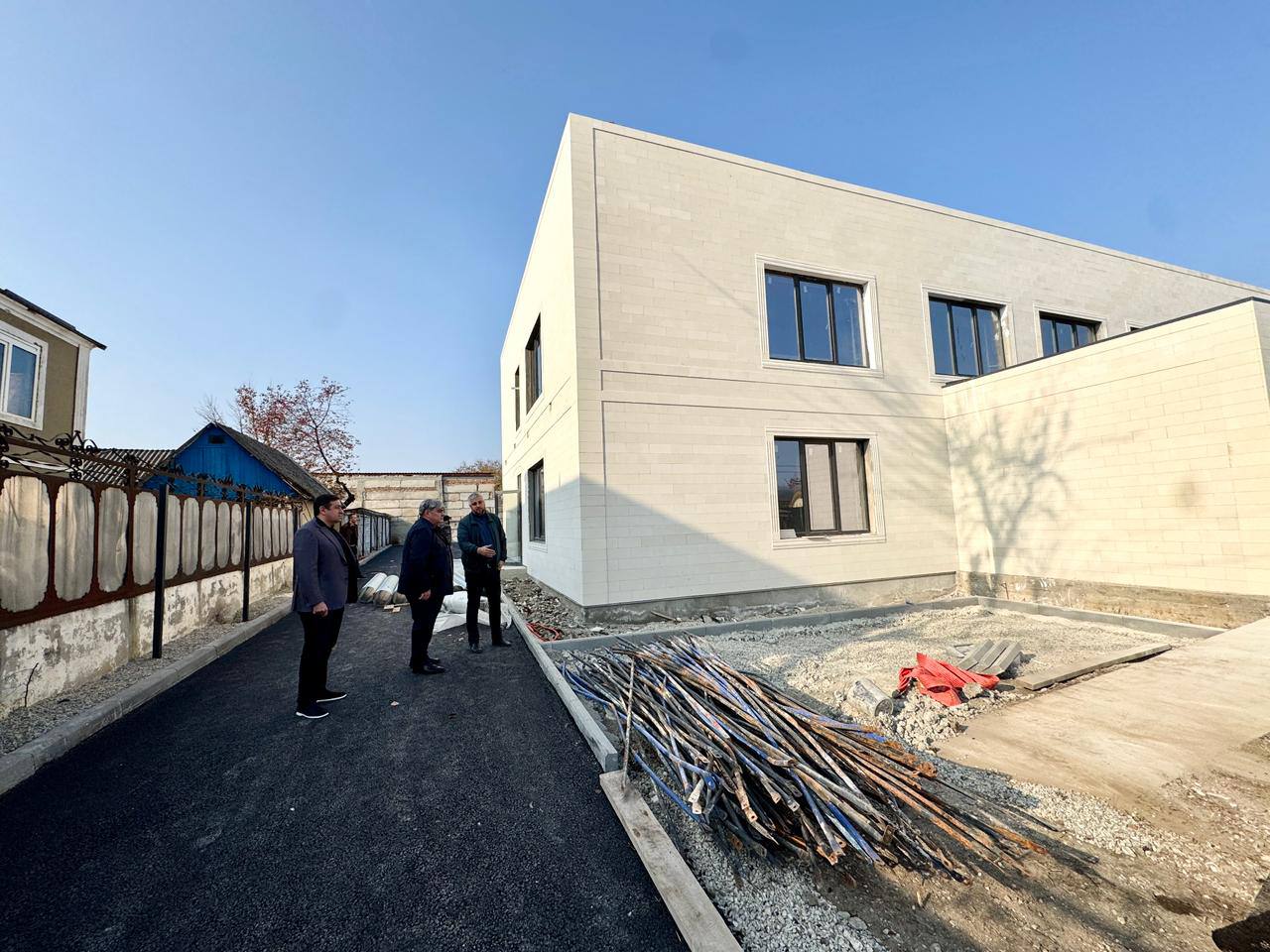 Глава Кабардино-Балкарии Казбек Коков проинспектировал ход ремонтных работ в новом здании детской поликлиники в микрорайоне Александровка Глава Кабардино-Балкарии Казбек Коков проинспектировал ход ремонтных работ в новом здании детской поликлиники в микрорайоне Александровка