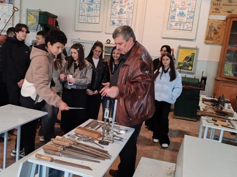 Профориентация в действии: школьники изучают ведущие предприятия Профориентация в действии: школьники изучают ведущие предприятия