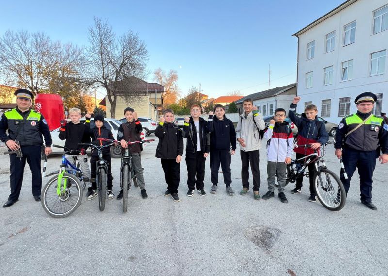 На дорогах Кабардино-Балкарии состоялся профилактический рейд «Будь внимателен к пешеходу» На дорогах Кабардино-Балкарии состоялся профилактический рейд «Будь внимателен к пешеходу»