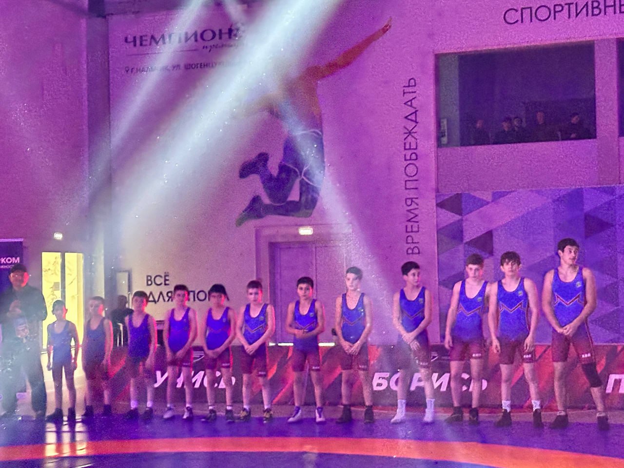 Чемпионы «Лиги героев». В Академии «5 колец» в селении Кенже прошли полуфиналы и финал второго сезона комплексных интеллектуально-спортивных состязаний среди юношей «Лига героев», сообщает корреспондент РИА... Чемпионы «Лиги героев». В Академии «5 колец» в селении Кенже прошли полуфиналы и финал второго сезона комплексных интеллектуально-спортивных состязаний среди юношей «Лига героев», сообщает корреспондент РИА...