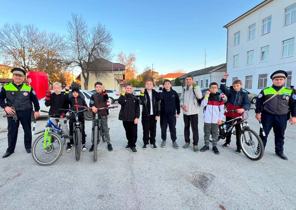 На дорогах Кабардино-Балкарии состоялся профилактический рейд «Будь внимателен к пешеходу» На дорогах Кабардино-Балкарии состоялся профилактический рейд «Будь внимателен к пешеходу»
