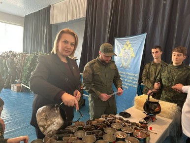 Сотрудники следственного управления посетили с патриотической акцией школу в г. Баксан