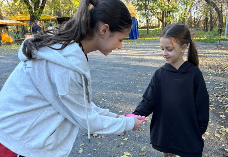 Полицейские и активисты «Движения первых» в Кабардино-Балкарии провели коллективные обучающие лекции на детских и спортивных площадках Полицейские и активисты «Движения первых» в Кабардино-Балкарии провели коллективные обучающие лекции на детских и спортивных площадках