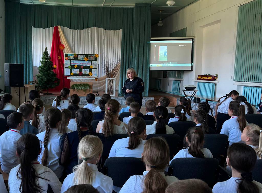 Школьники Кабардино-Балкарии стали участниками акции «Знай и соблюдай!»