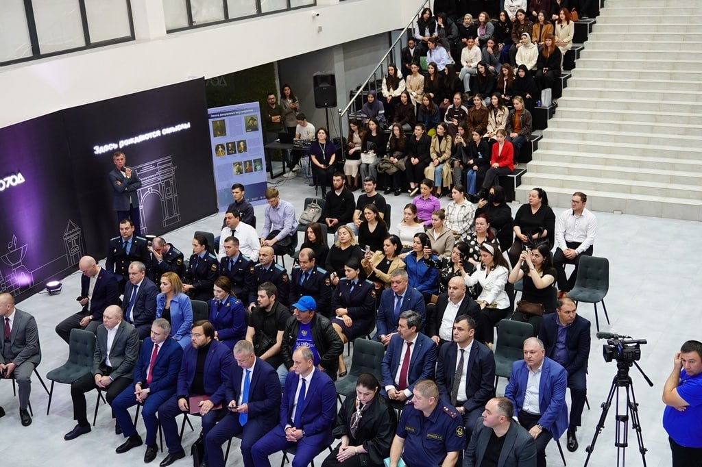 В Доме молодежи состоялось открытие мультимедийной выставки "Защита суверенитета Российского государства: история и современность", подготовленной Минюстом России при поддержке Российского исторического общества, Фонда... В Доме молодежи состоялось открытие мультимедийной выставки "Защита суверенитета Российского государства: история и современность", подготовленной Минюстом России при поддержке Российского исторического общества, Фонда...