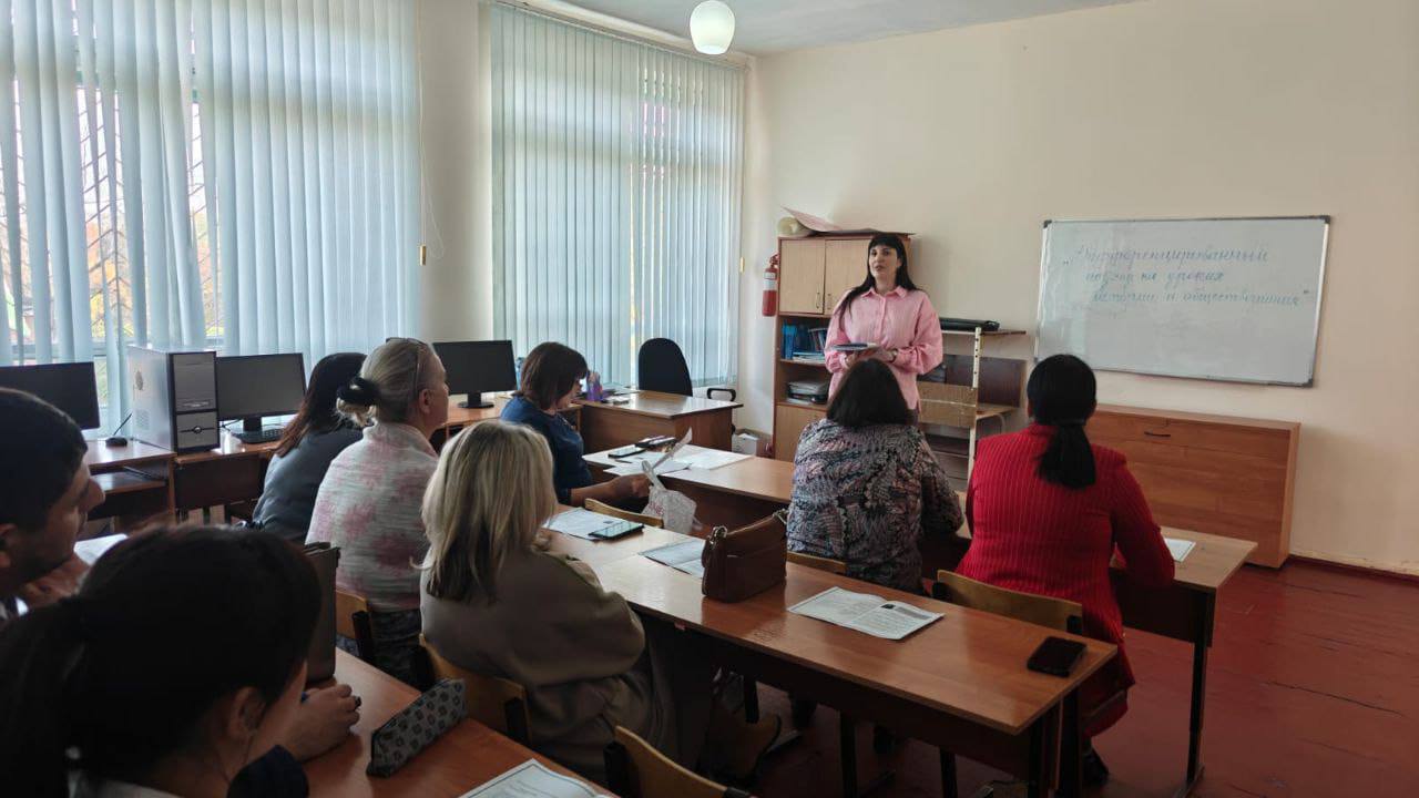 В МКОУ «СОШ №11» г.о. Прохладный состоялось совещание учителей истории и обществознания с инициативой открытия Школы молодого избирателя В МКОУ «СОШ №11» г.о. Прохладный состоялось совещание учителей истории и обществознания с инициативой открытия Школы молодого избирателя