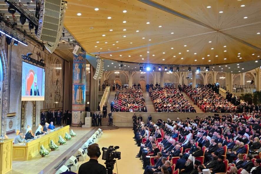 В Москве в Зале Церковных Соборов Храма Христа Спасителя под председательством Святейшего Патриарха Московского и всея Руси Кирилла состоялось пленарное заседание XXVII Всемирного русского народного собора (ВРНС) на тему "К...