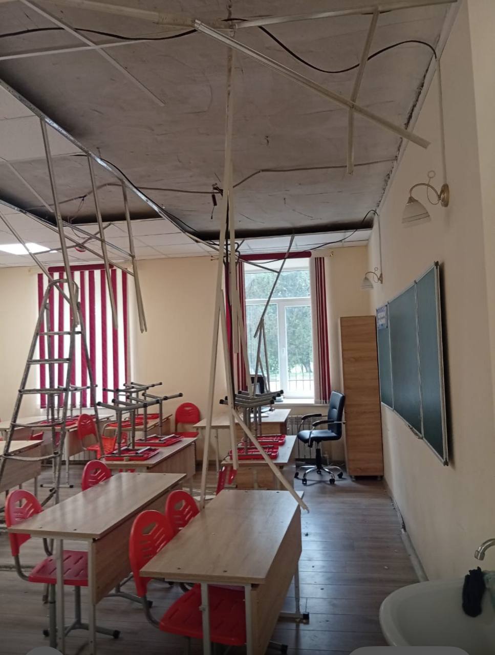 Возбуждено уголовное дело по факту обрушения потолочной конструкции в школе города Нарткала