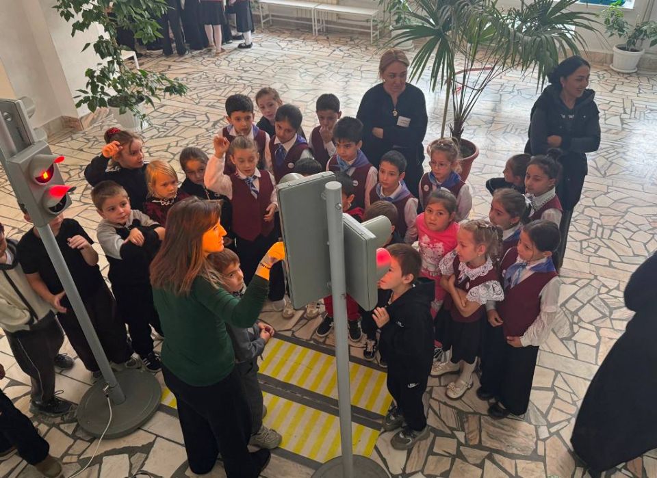 Ученики средней школы с. КенделенЭльбрусского района Кабардино-Балкарии стали участниками обучающей программы «Лаборатория безопасности» Центра профилактики детского дорожно-транспортного травматизма при Министерстве...