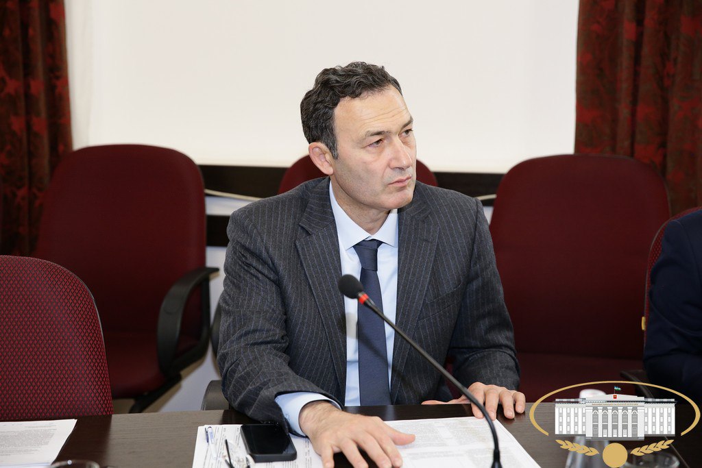 Сегодня председатель Комитета Парламента КБР по бюджету, налогам и финансовому рынку Михаил Афашагов провел расширенное заседание комитета Сегодня председатель Комитета Парламента КБР по бюджету, налогам и финансовому рынку Михаил Афашагов провел расширенное заседание комитета