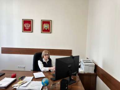 Председатель Комитета Парламента КБР по образованию, науке, физической культуре, спорту и делам молодежи Нина Емузова приняла участие в режиме видео-конференц-связи в селекторном совещании на тему: "О реализации программы...