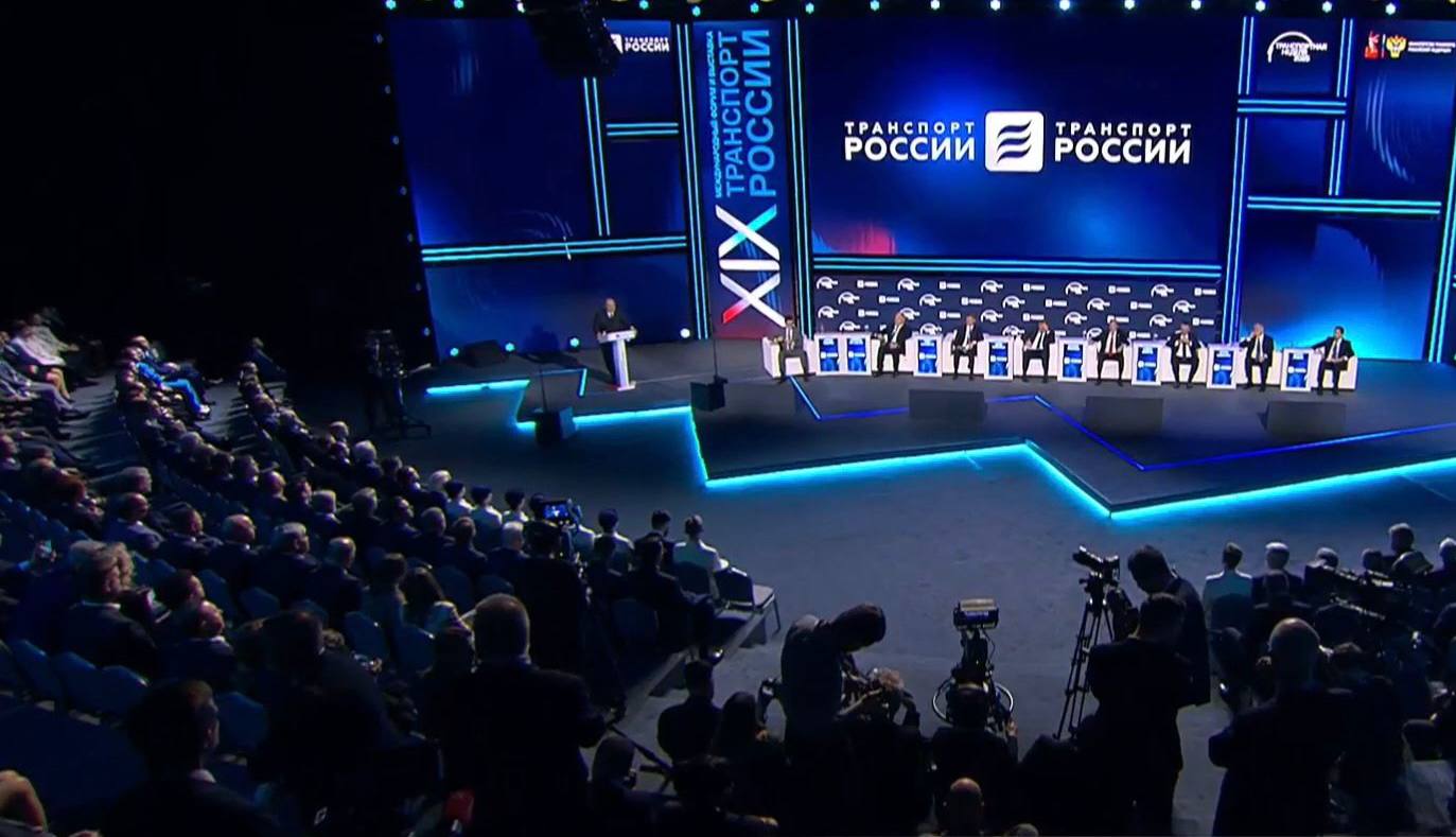 Сегодня в Москве Казбек Коков принял участие в XIX Международном форуме и выставке «Транспорт России», проходящих в рамках «Транспортной недели 2025»