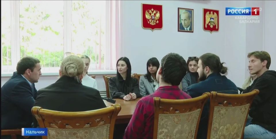        ?          :    ,   -   