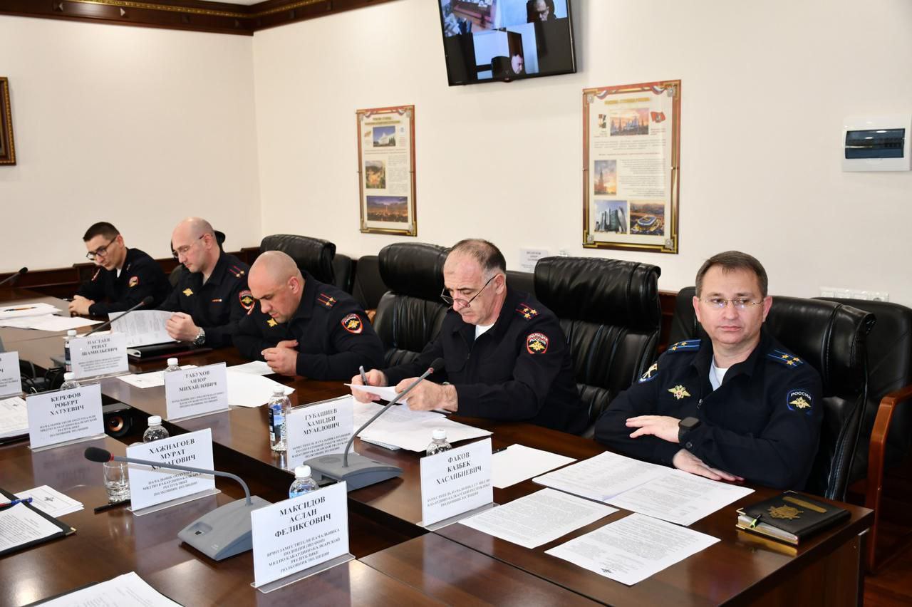 На межведомственном совещании в МВД по КБР обсуждены вопросы профилактики преступлений и правонарушений среди несовершеннолетних На межведомственном совещании в МВД по КБР обсуждены вопросы профилактики преступлений и правонарушений среди несовершеннолетних