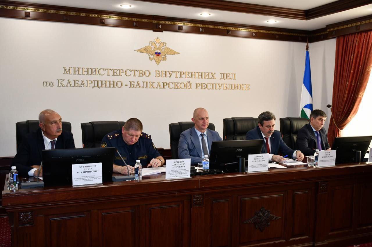 На межведомственном совещании в МВД по КБР обсуждены вопросы профилактики преступлений и правонарушений среди несовершеннолетних На межведомственном совещании в МВД по КБР обсуждены вопросы профилактики преступлений и правонарушений среди несовершеннолетних
