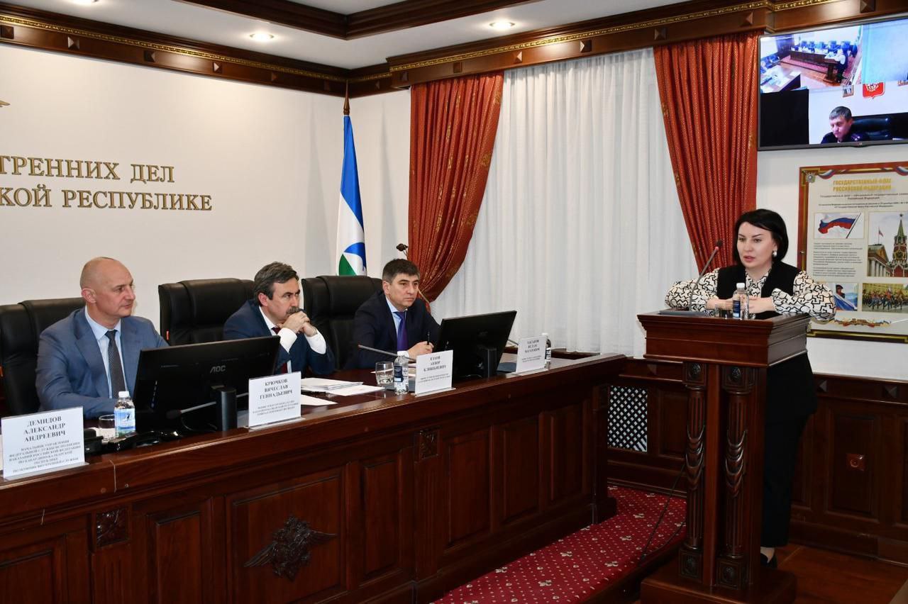 На межведомственном совещании в МВД по КБР обсуждены вопросы профилактики преступлений и правонарушений среди несовершеннолетних На межведомственном совещании в МВД по КБР обсуждены вопросы профилактики преступлений и правонарушений среди несовершеннолетних