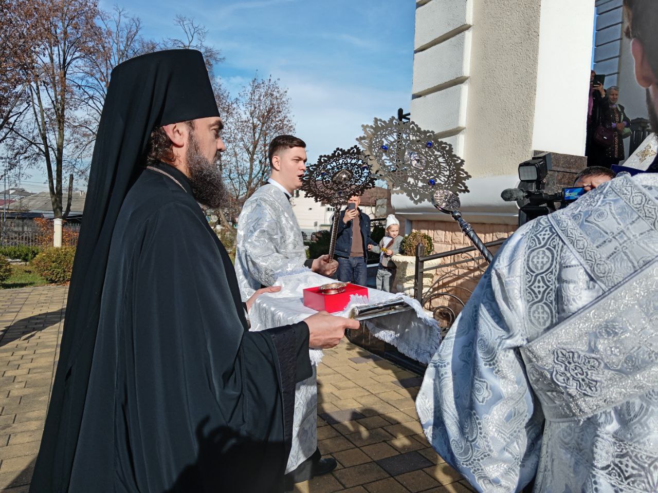 Собору Марии Магдалины передали мощи святого Иоанна Златоуста Собору Марии Магдалины передали мощи святого Иоанна Златоуста