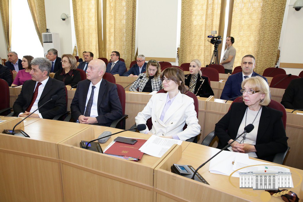 По инициативе Комитета Парламента КБР по труду, социальной политике, здравоохранению и делам ветеранов состоялось заседание "круглого стола" на тему "Об организации оказания высокотехнологичной и специализированной... По инициативе Комитета Парламента КБР по труду, социальной политике, здравоохранению и делам ветеранов состоялось заседание "круглого стола" на тему "Об организации оказания высокотехнологичной и специализированной...